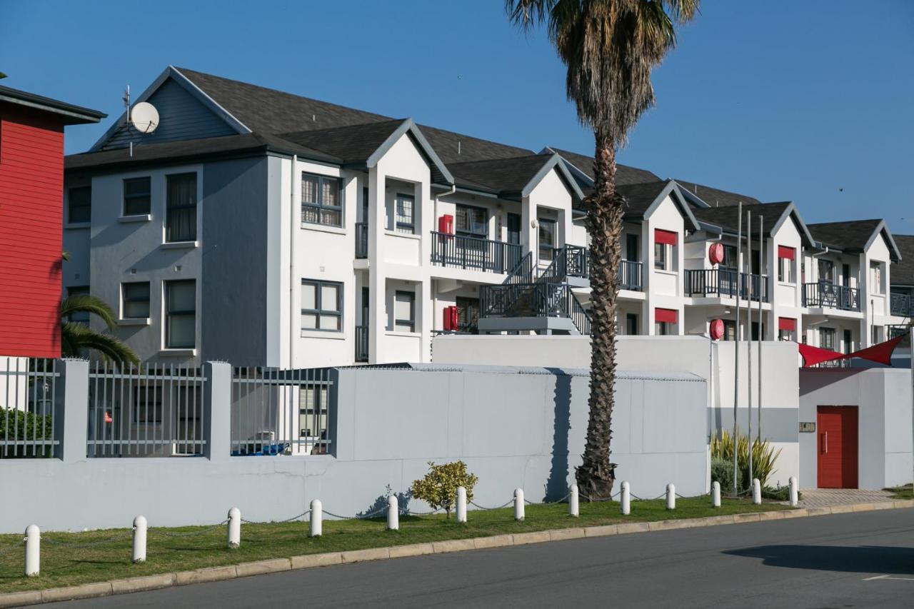 New Listing - 4 Laguna Grove - Life On The Water