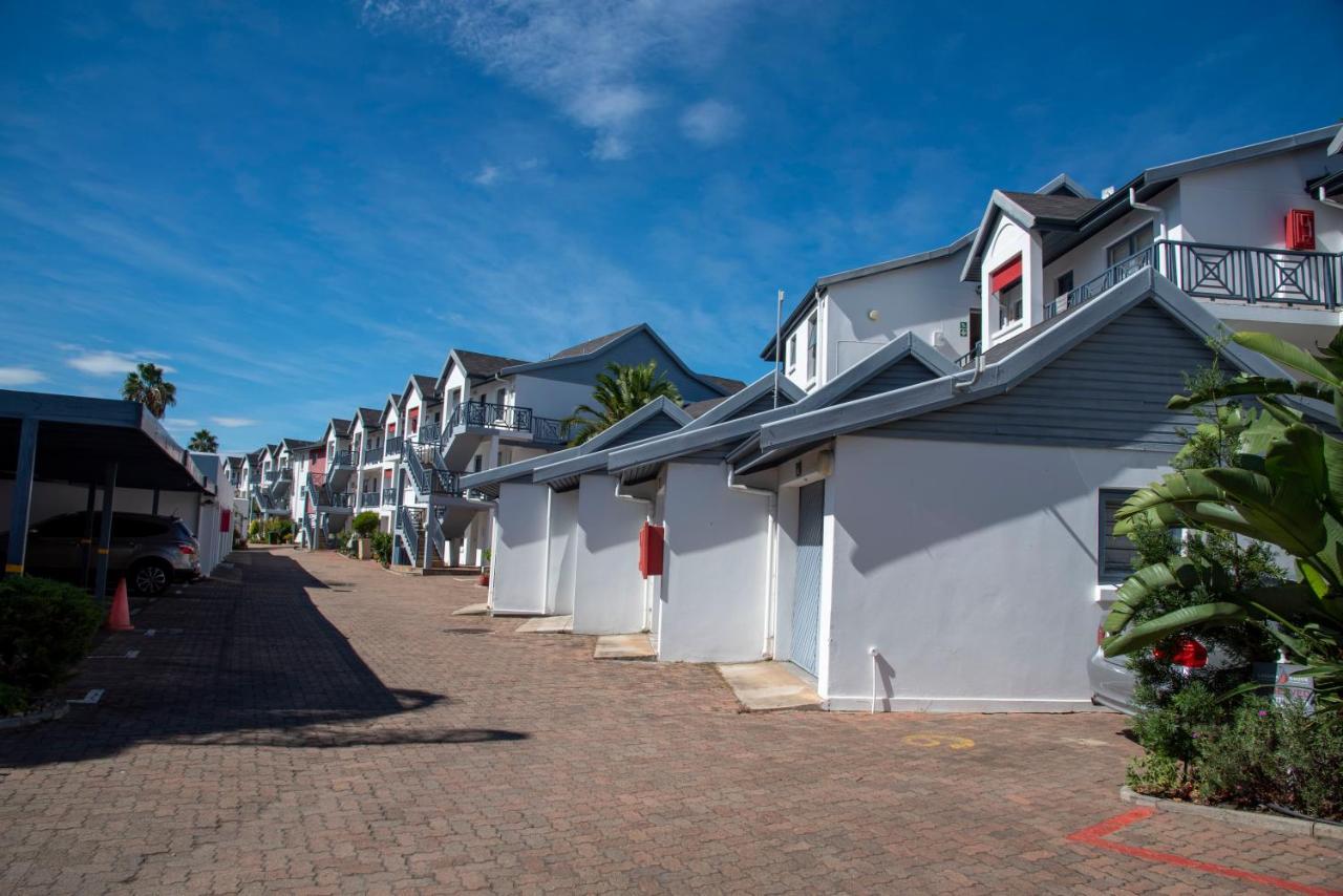 Apartment New Listing - 4 Laguna Grove - Life On The Water